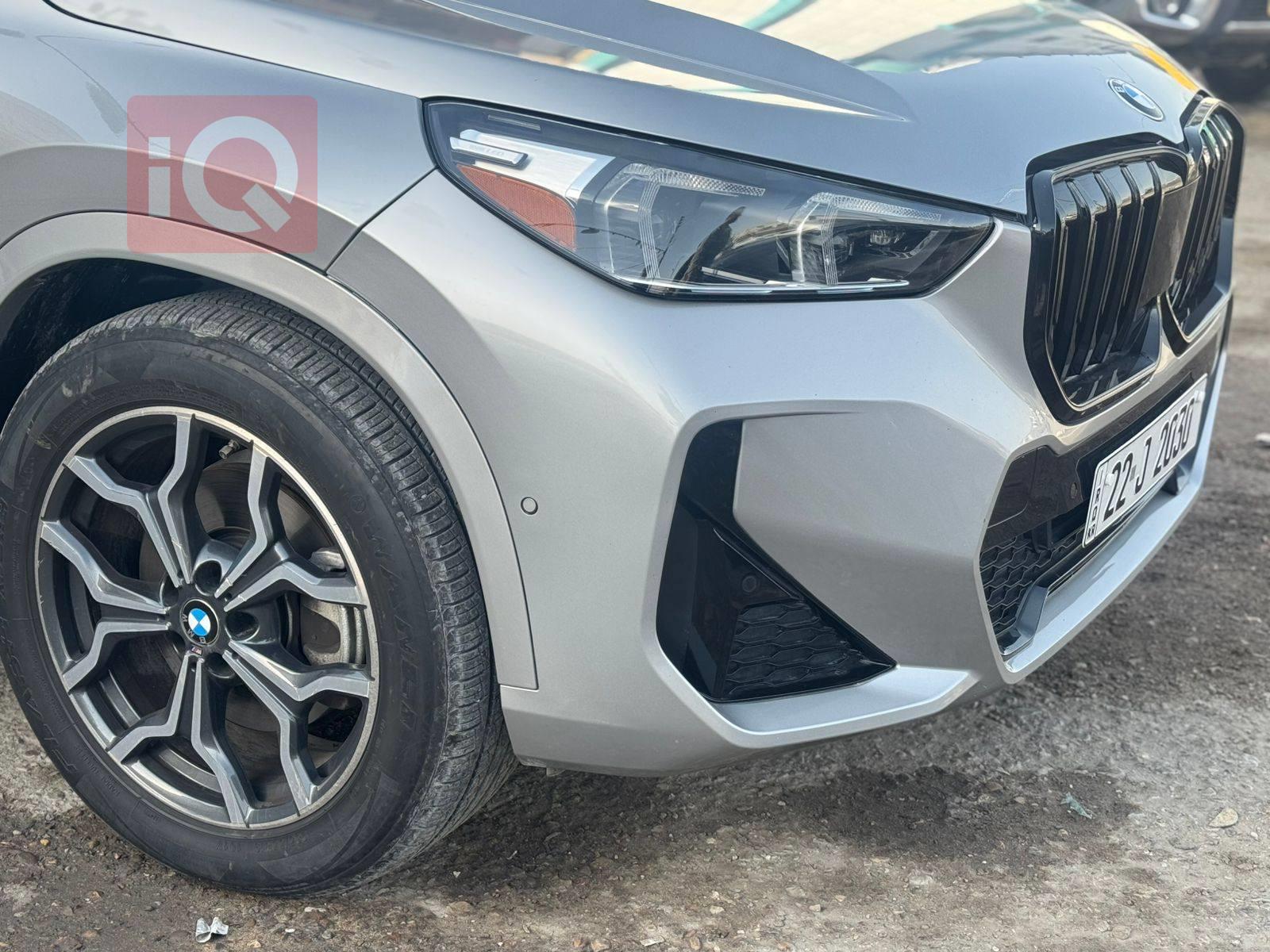 بی ئێم دەبڵیو X1